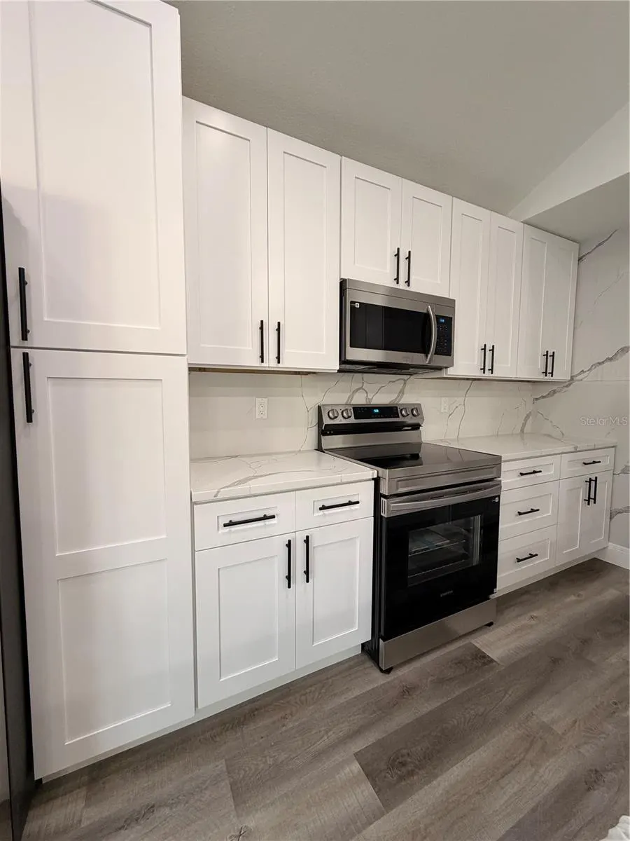2698 PETERBOROUGH CT