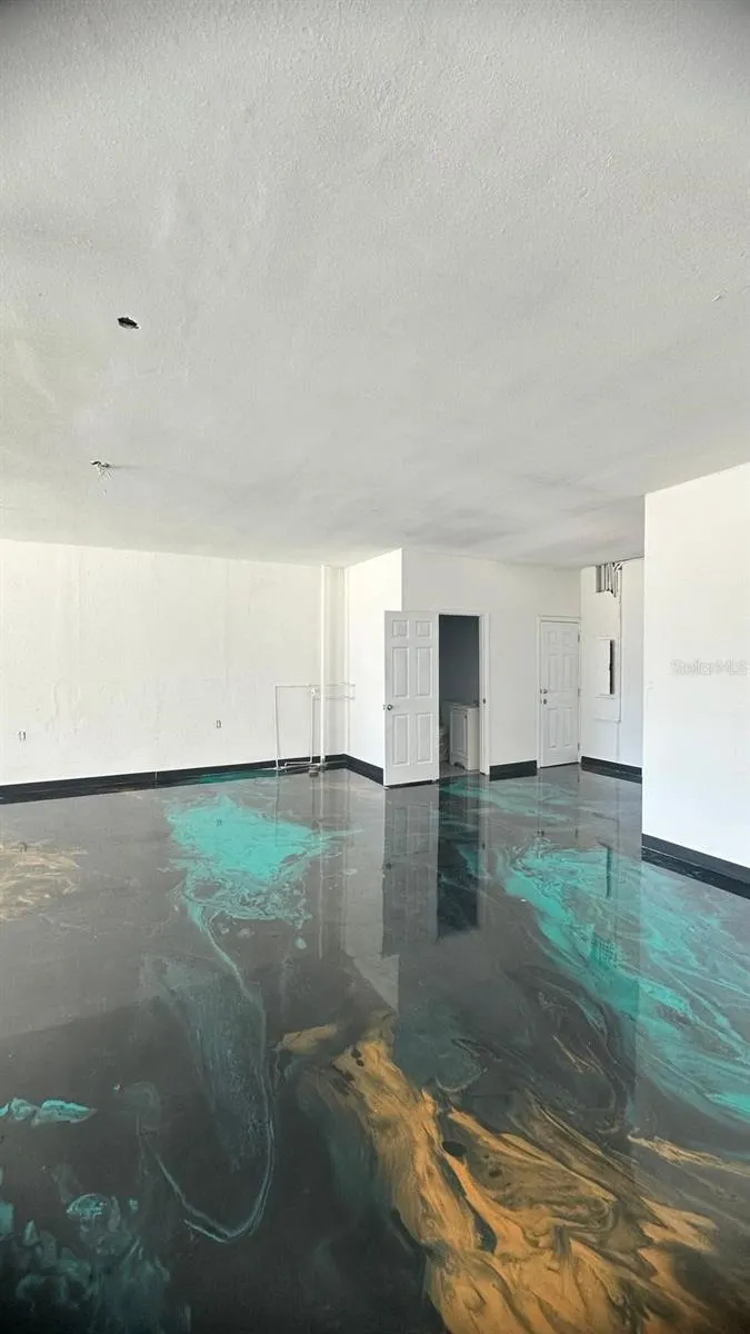 1500 CAMBRIDGE DR