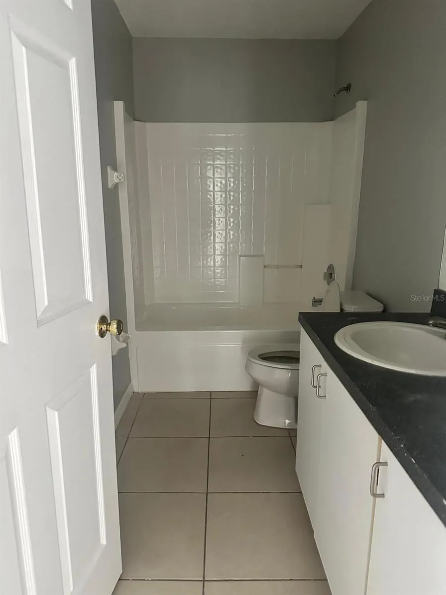 608 YAK CT