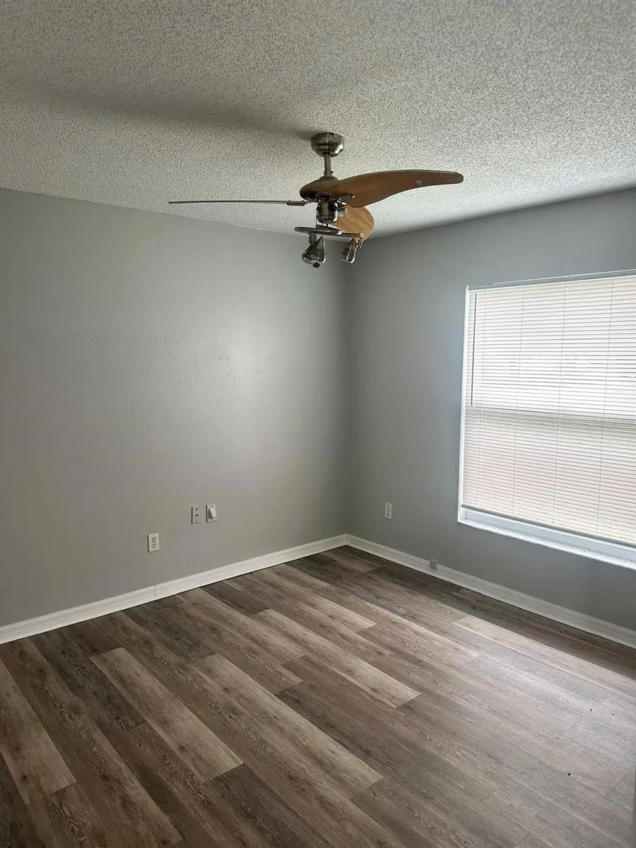 608 YAK CT