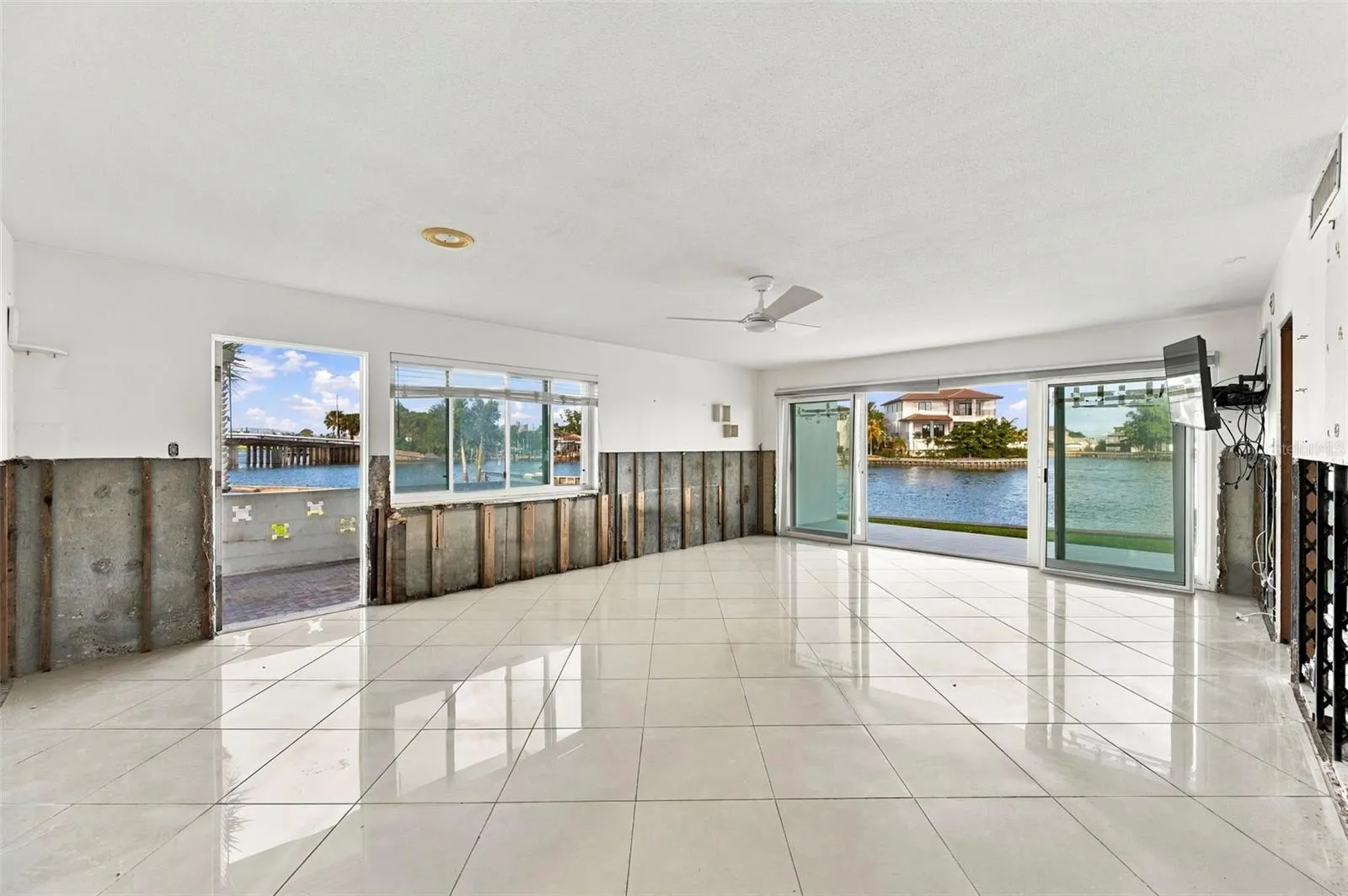 1365 SNELL ISLE BLVD NE #1A #1A