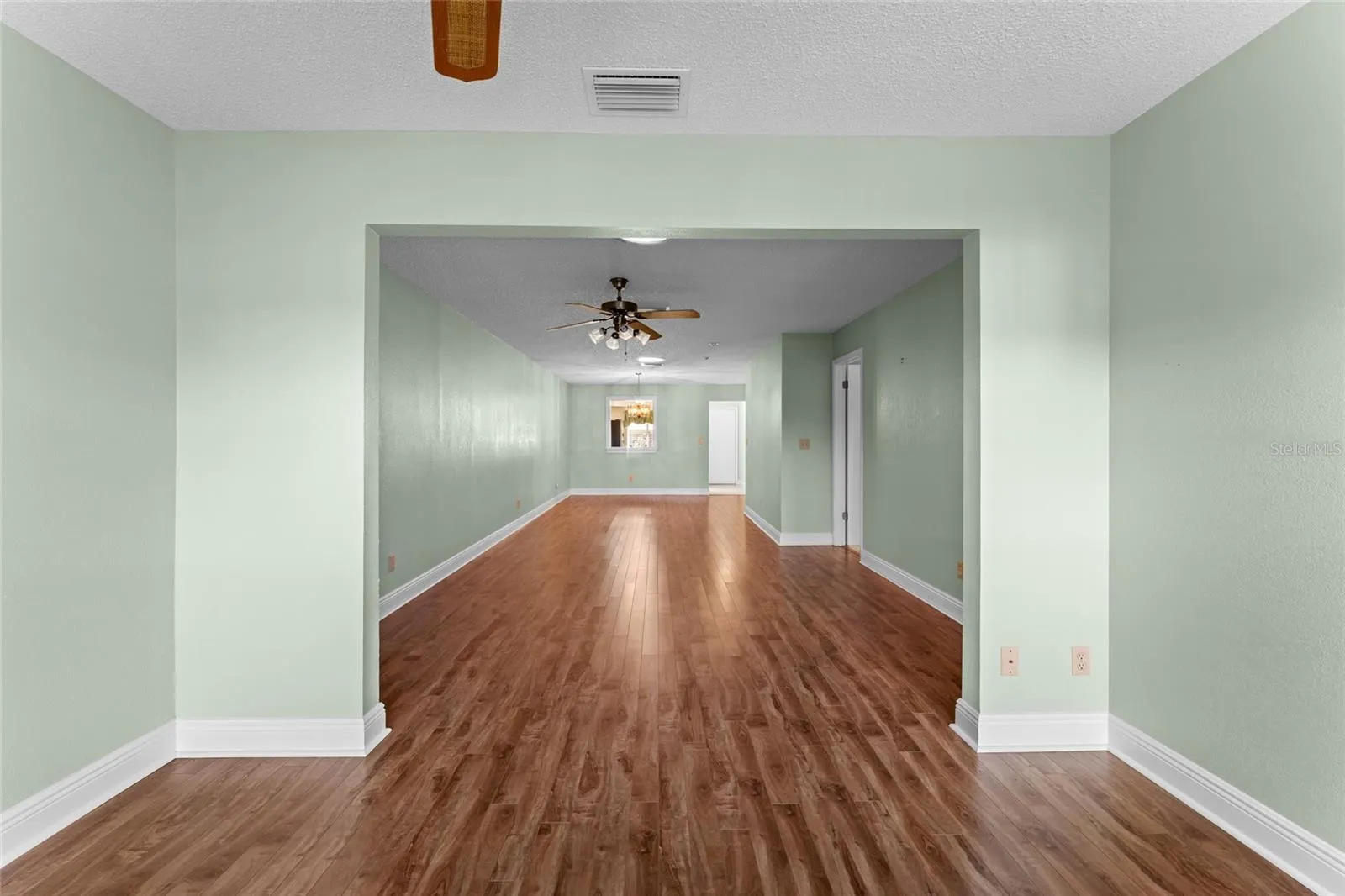 2297 E LARK CIR E #D #D