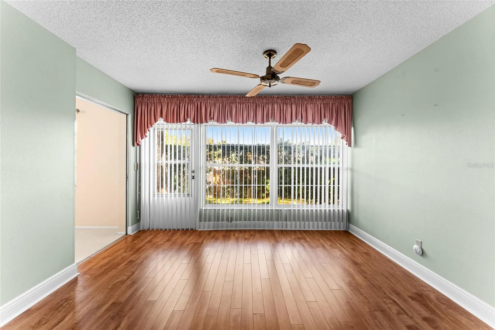 2297 E LARK CIR E #D #D