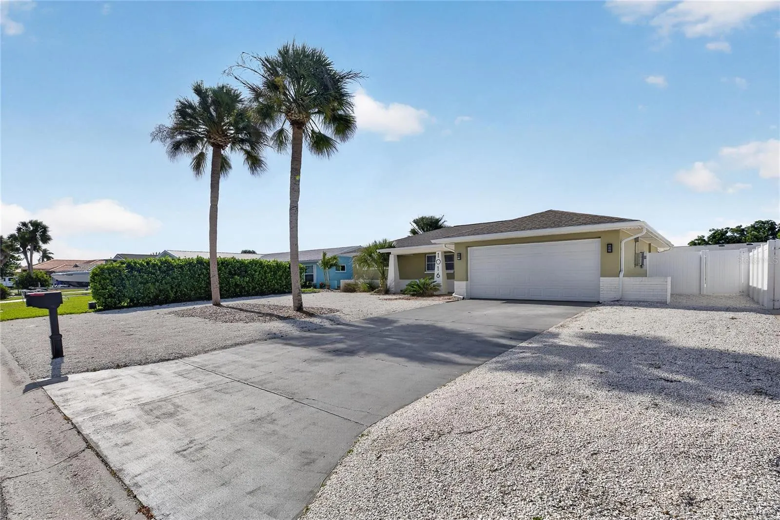1016 SILVER PALM WAY