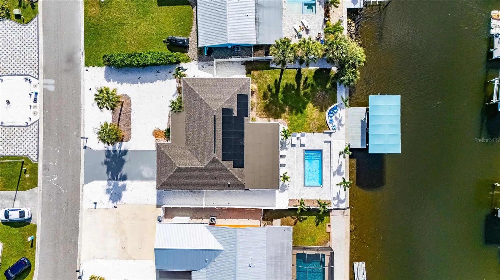 1016 SILVER PALM WAY