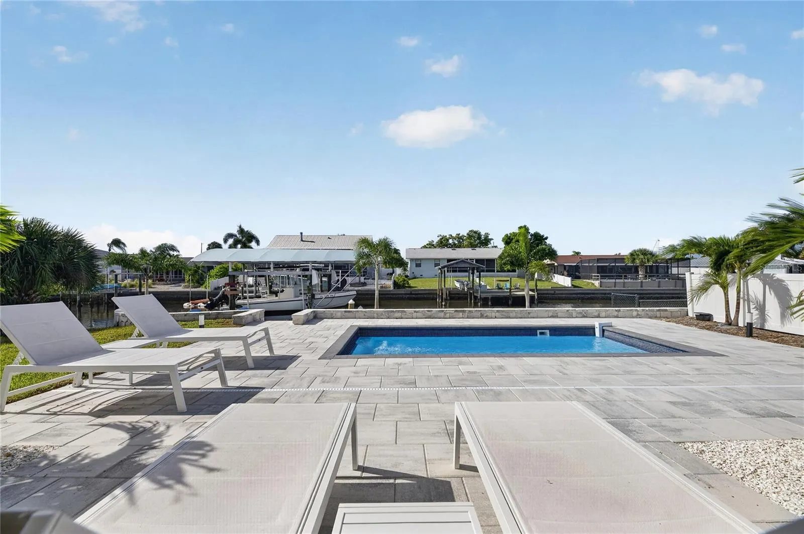 1016 SILVER PALM WAY