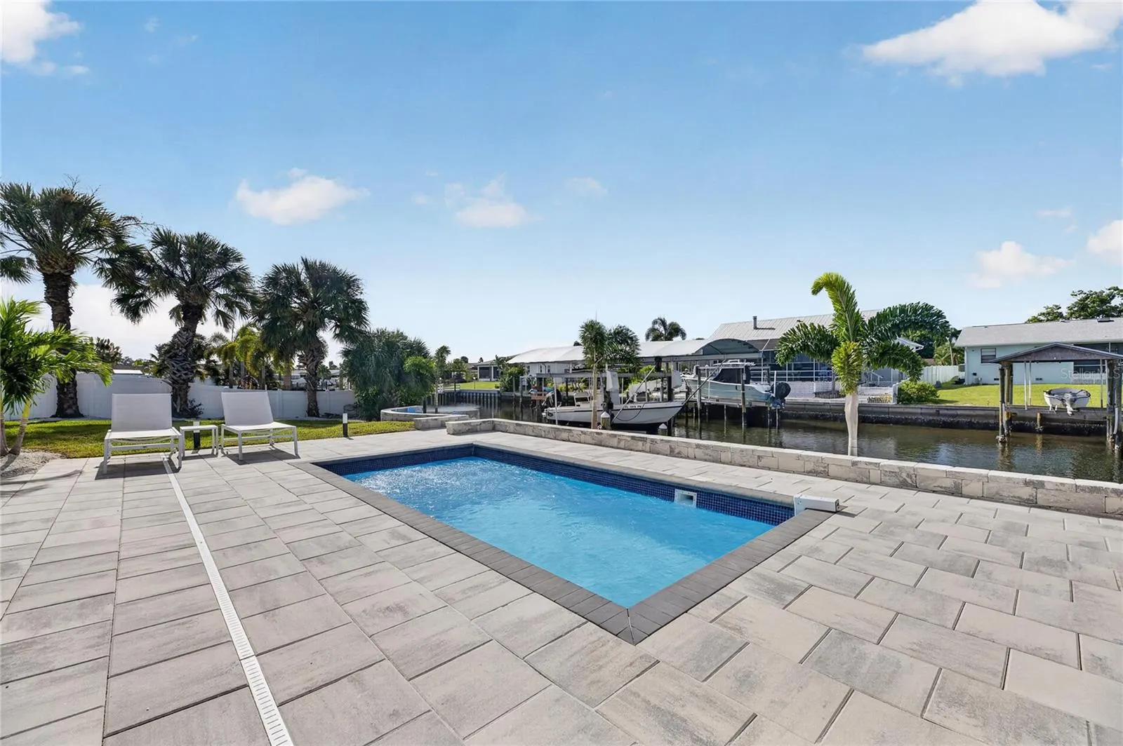 1016 SILVER PALM WAY