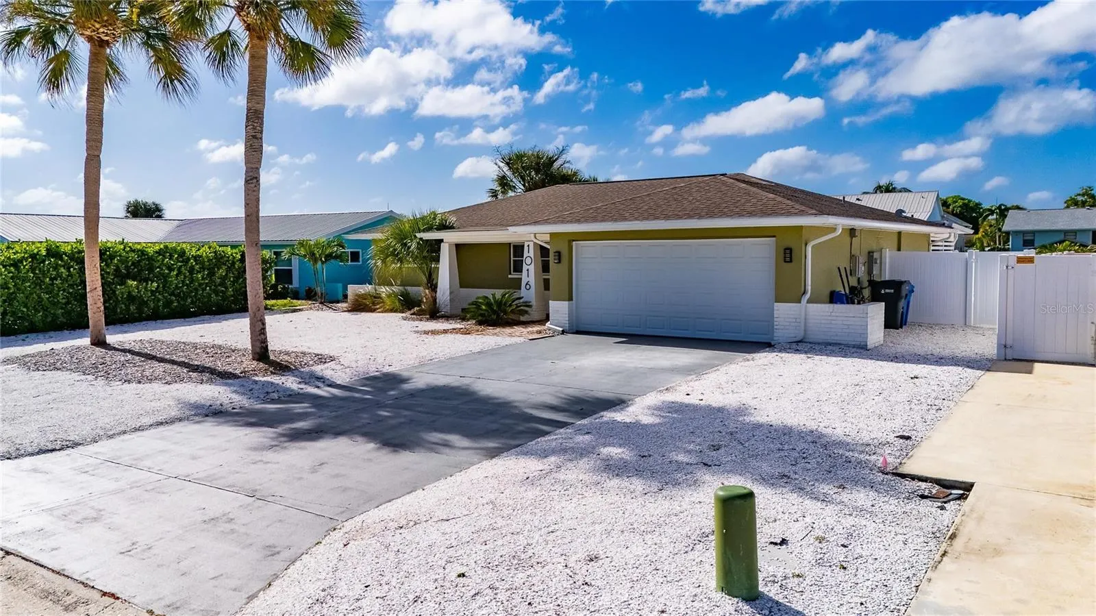 1016 SILVER PALM WAY