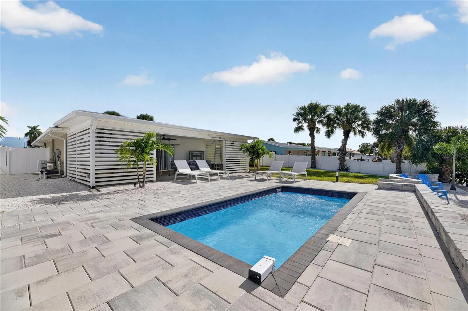 1016 SILVER PALM WAY
