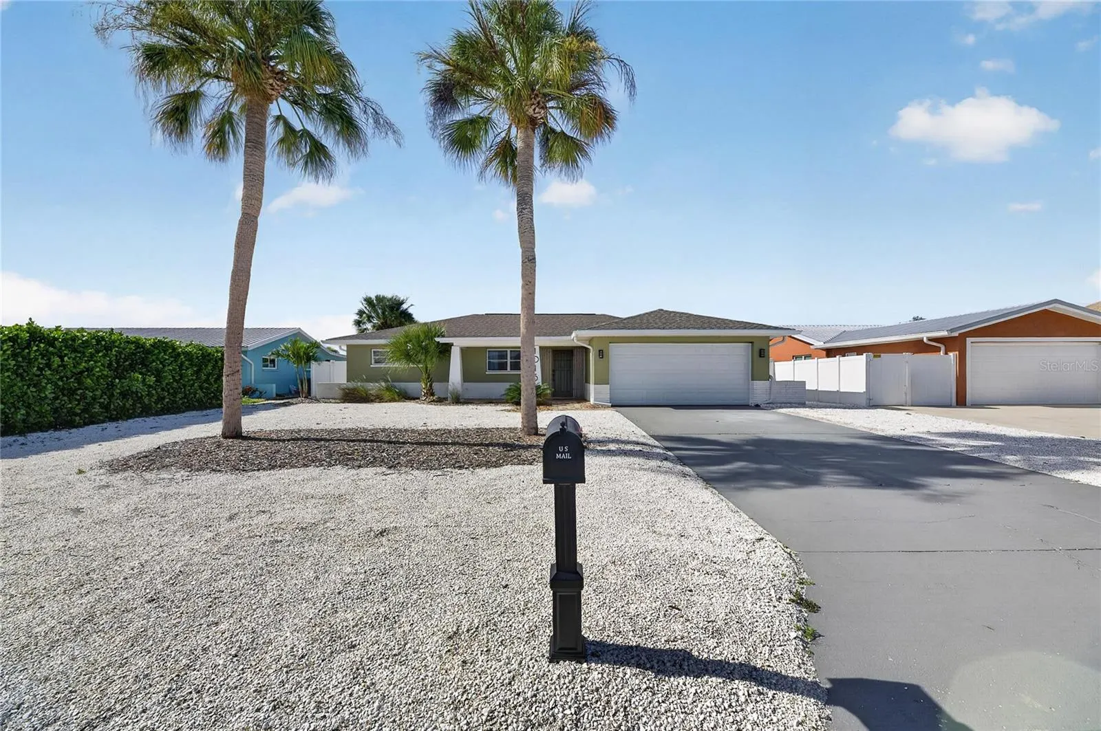 1016 SILVER PALM WAY