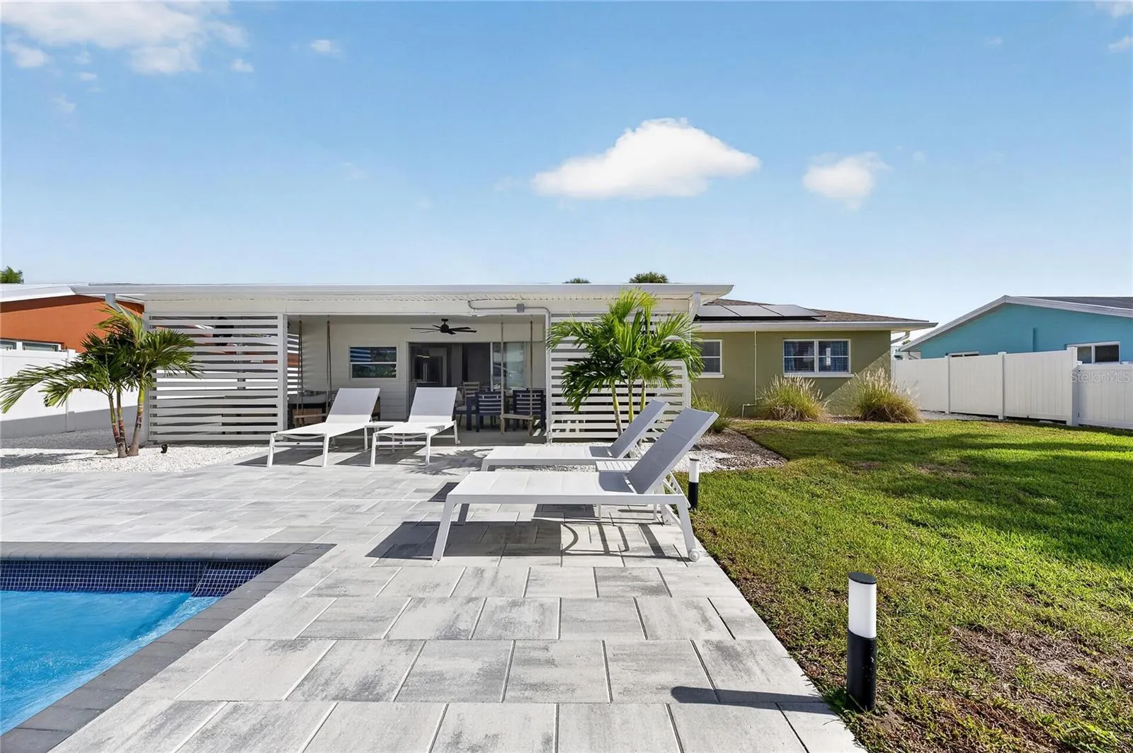 1016 SILVER PALM WAY