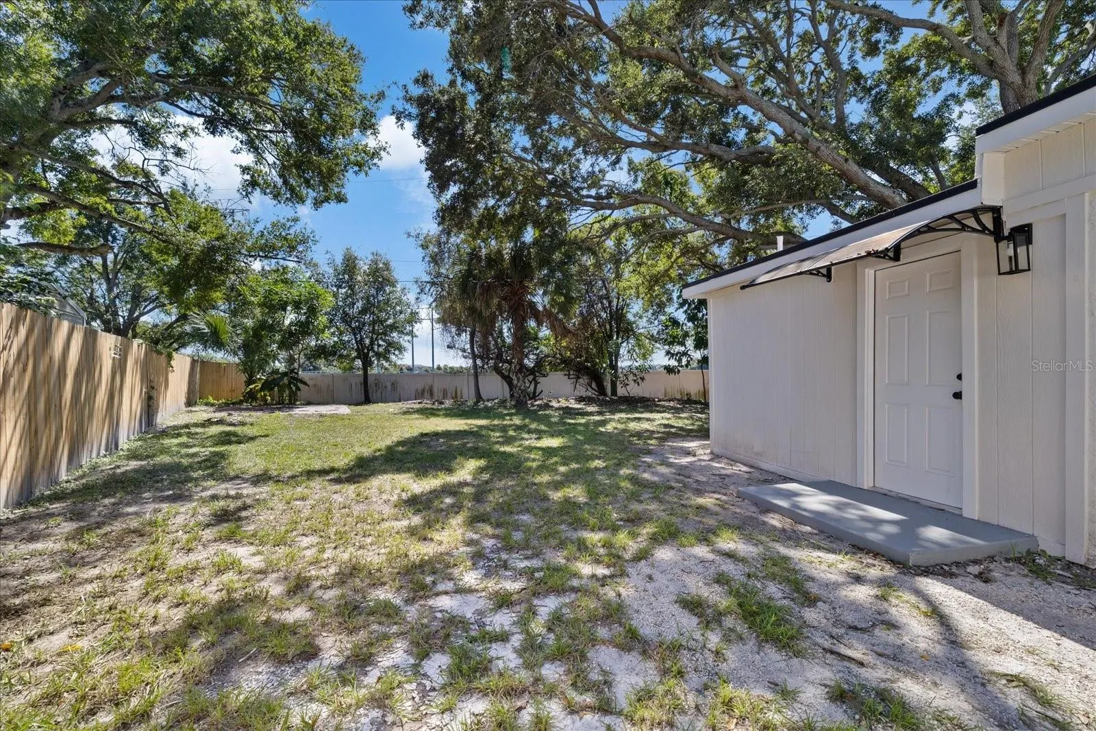 8507 LIBBY LN