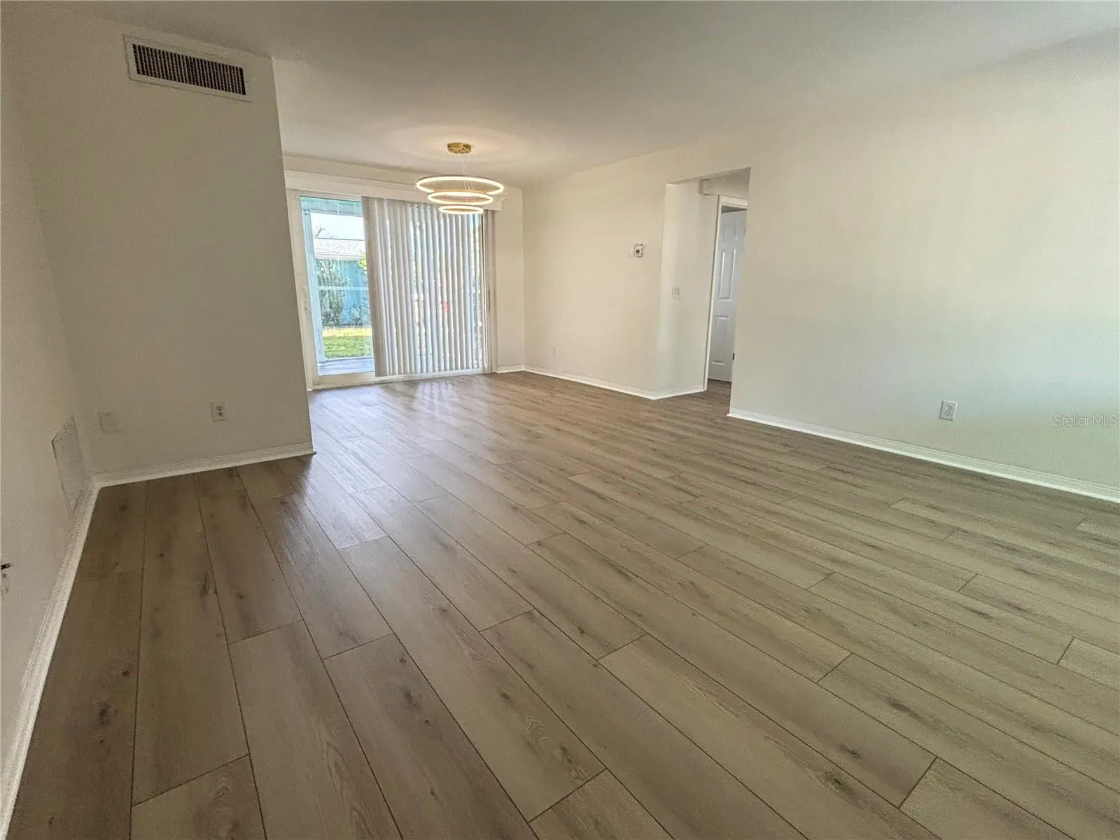 2069 SHADOW LN