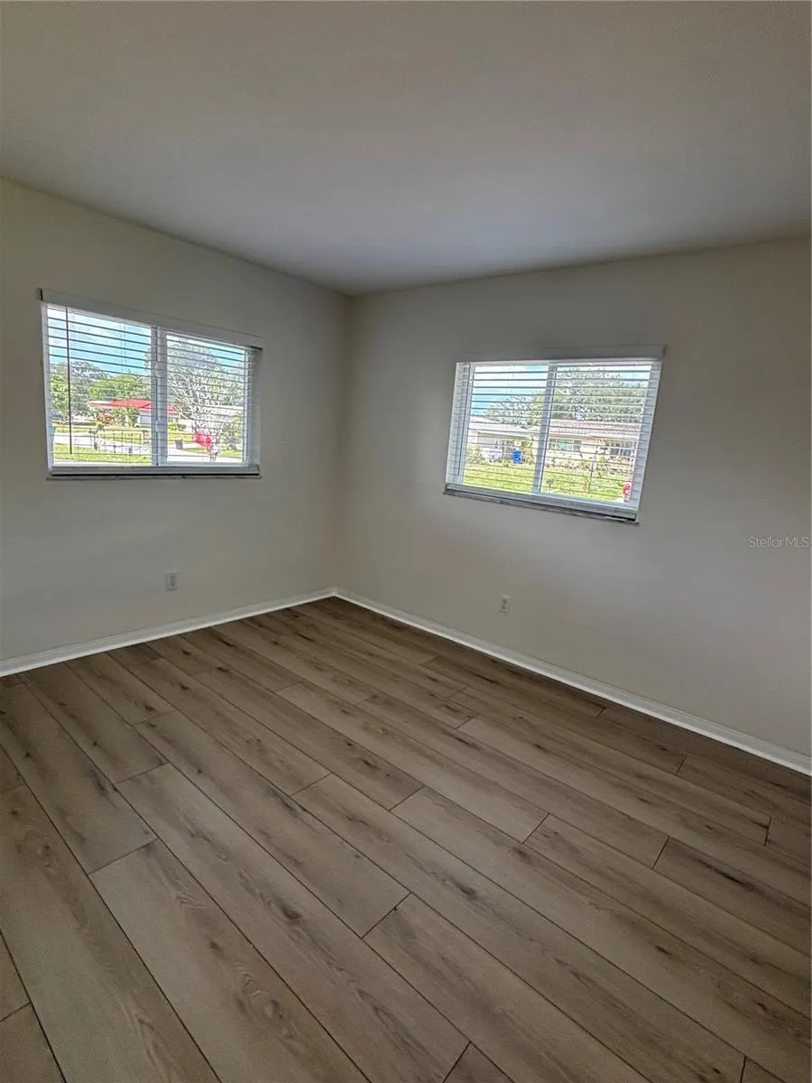 2069 SHADOW LN