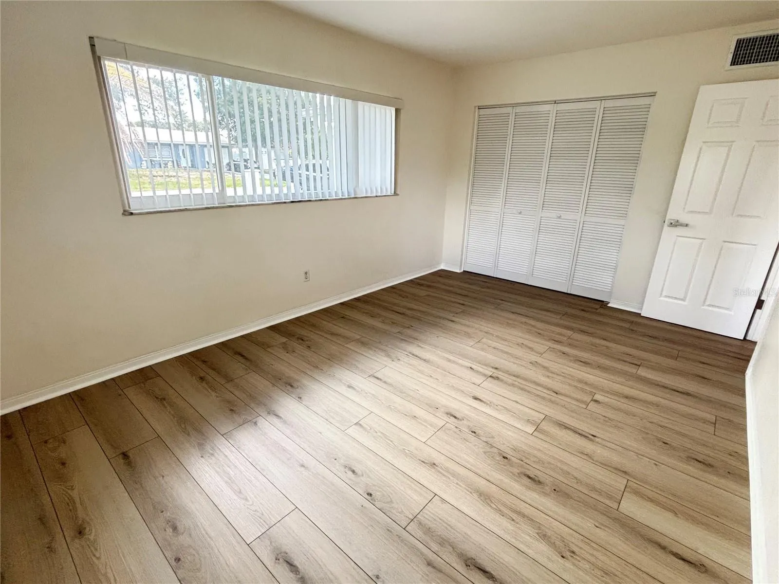 2069 SHADOW LN