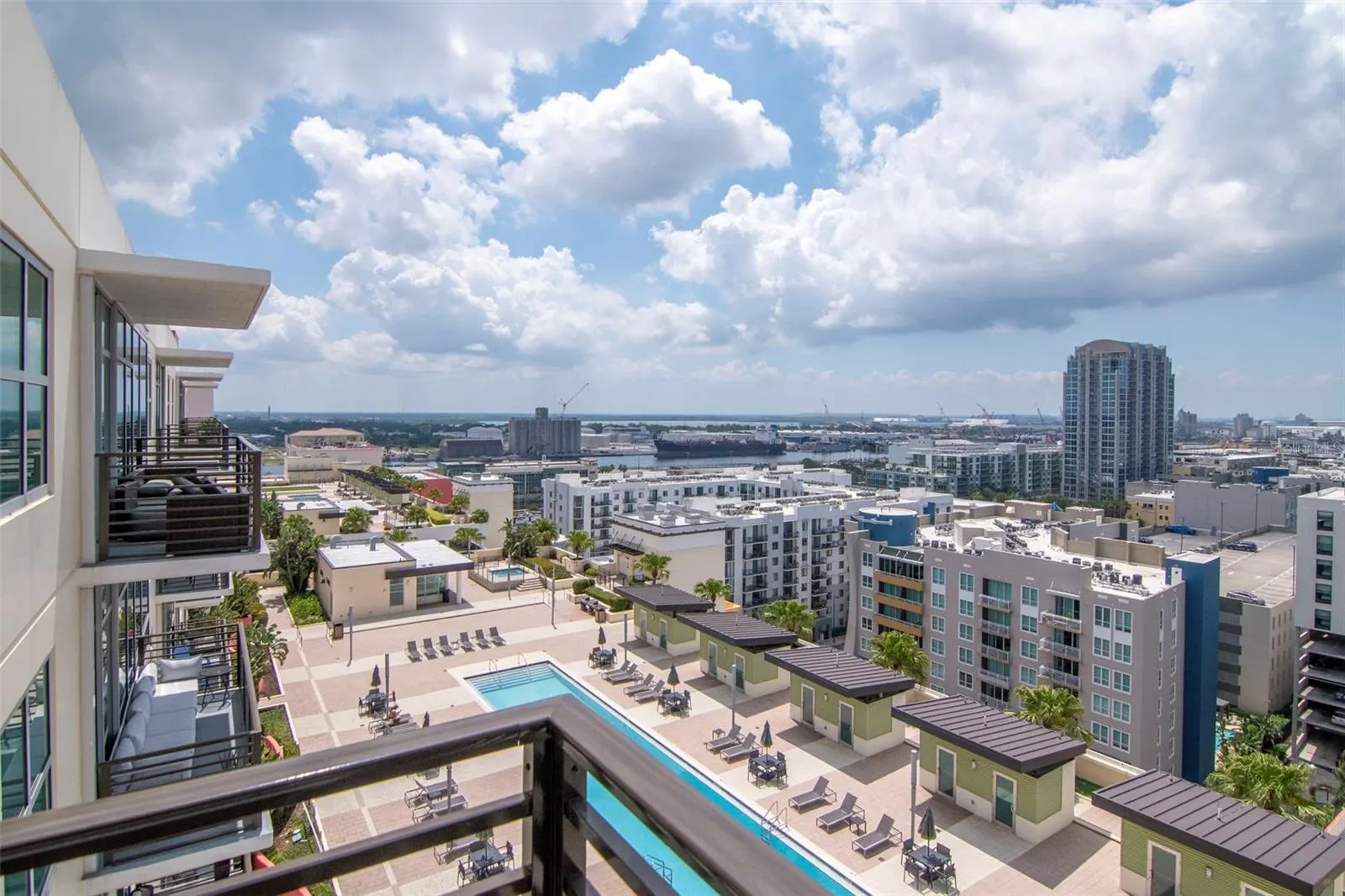 1120 E KENNEDY BLVD #1512 #1512