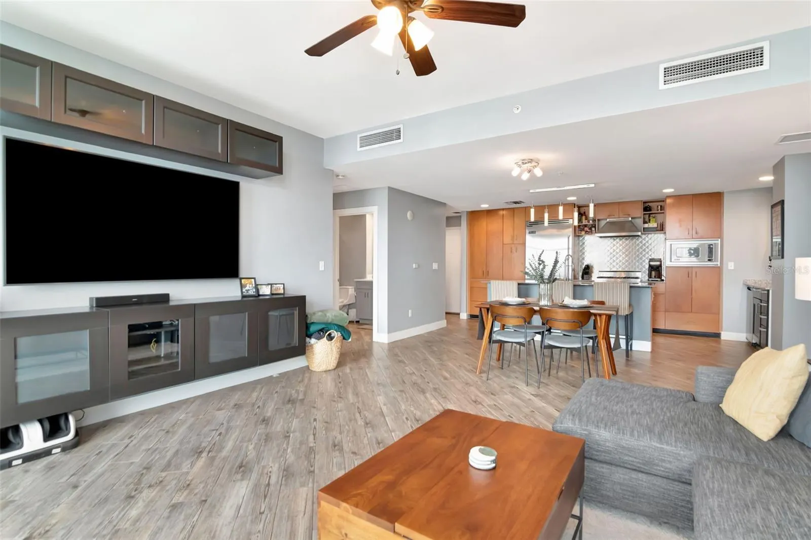 1120 E KENNEDY BLVD #1512 #1512