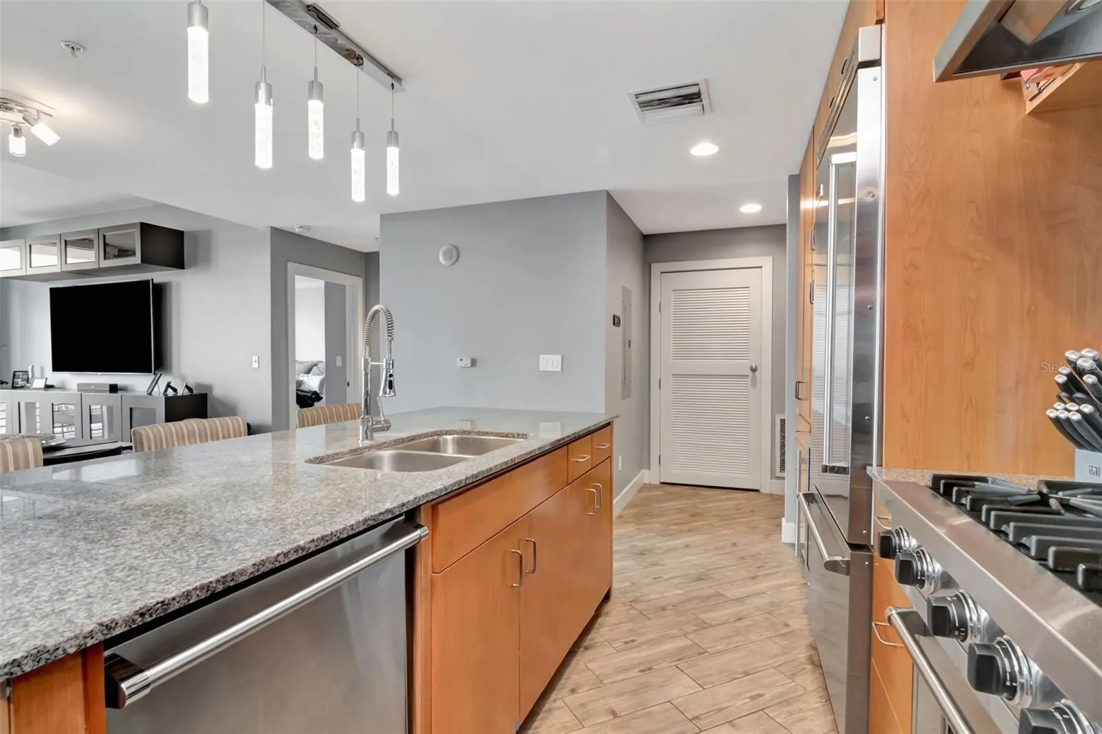 1120 E KENNEDY BLVD #1512 #1512
