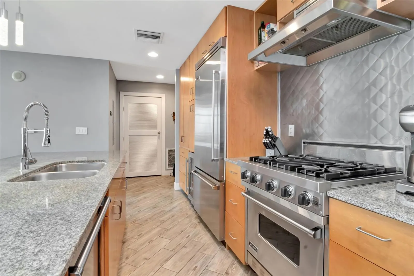 1120 E KENNEDY BLVD #1512 #1512