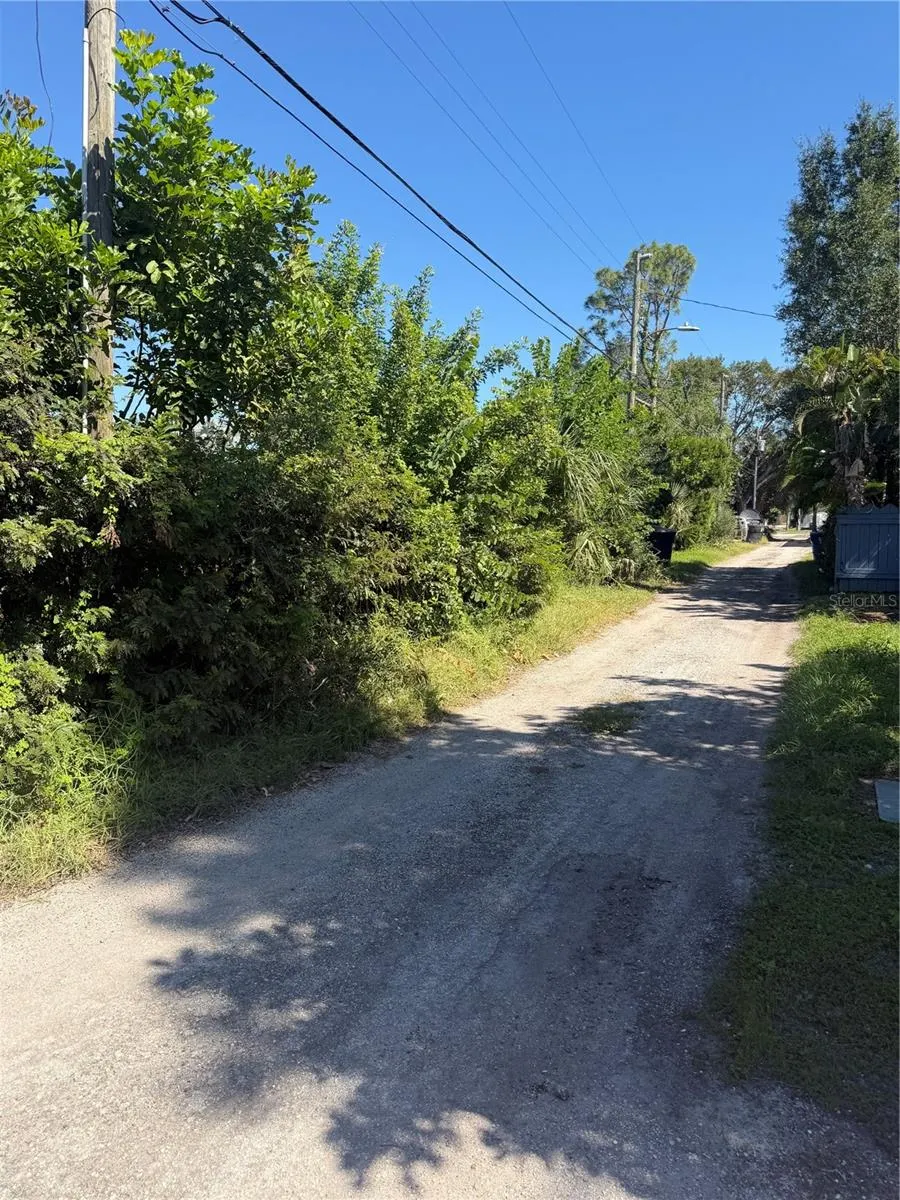 138 N 43RD DR