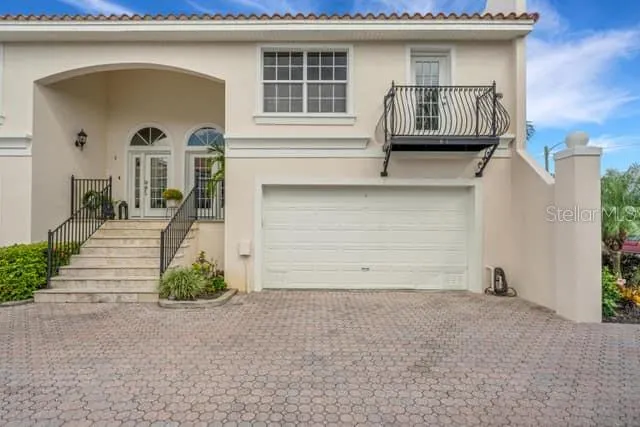 110 RICARDO WAY NE #8 #8