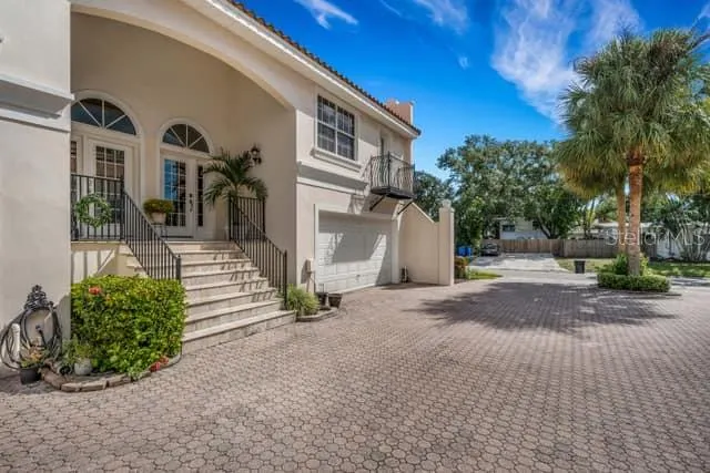 110 RICARDO WAY NE #8 #8