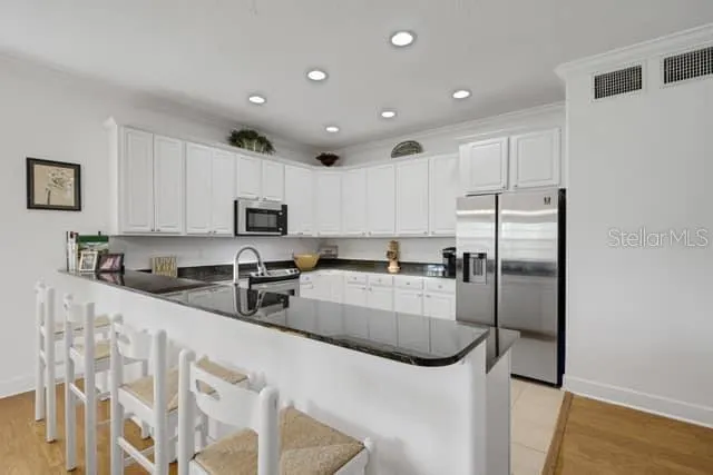 110 RICARDO WAY NE #8 #8