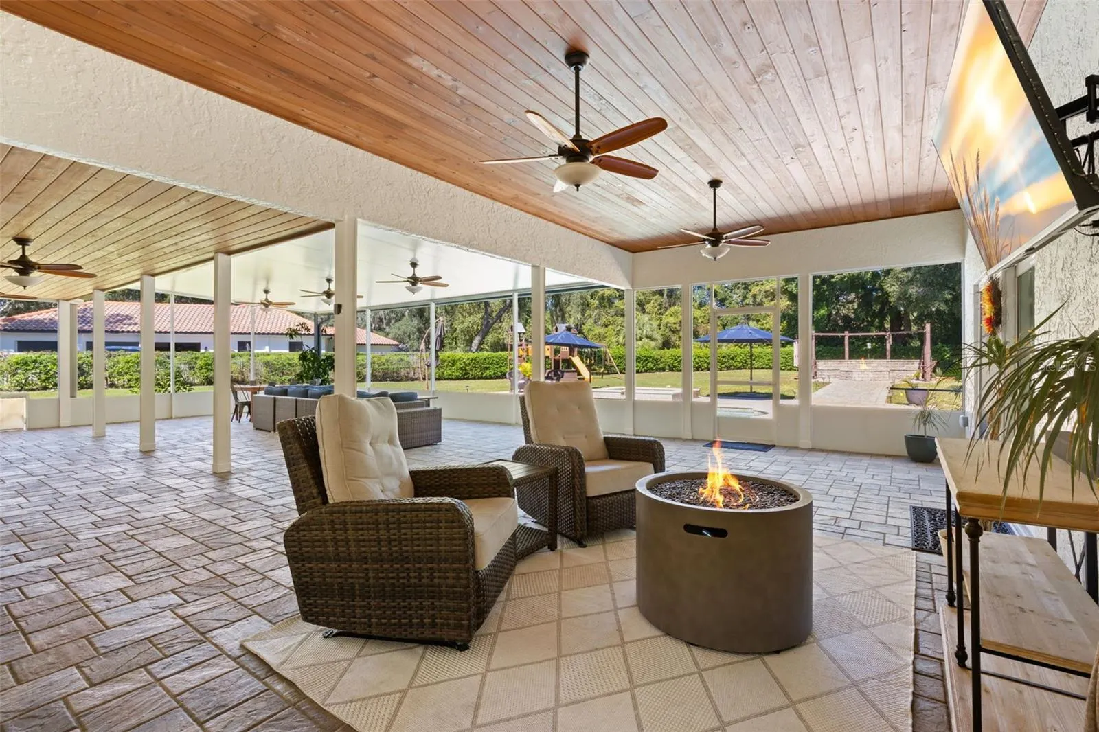 704 CENTERBROOK DR