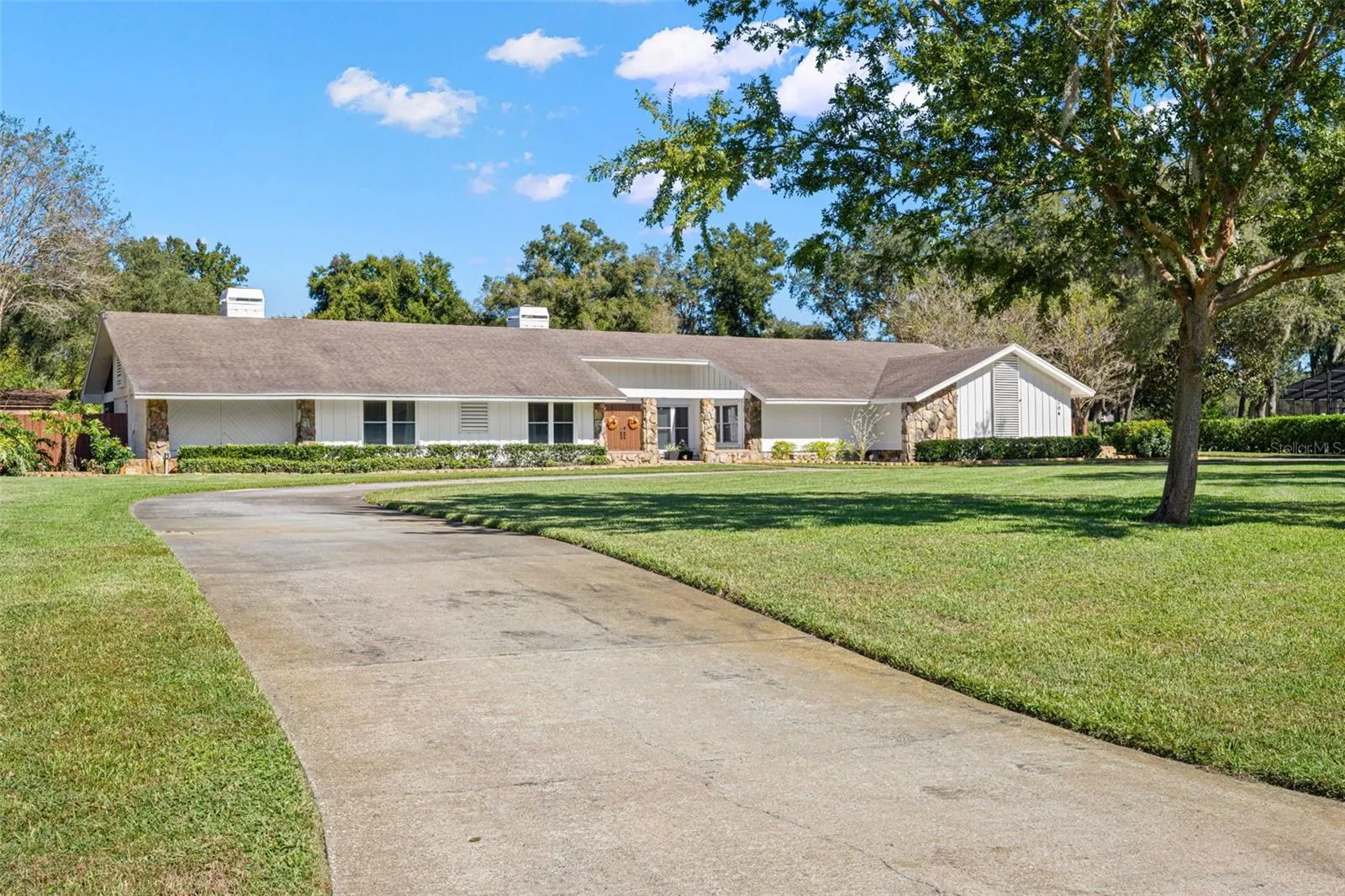 704 CENTERBROOK DR