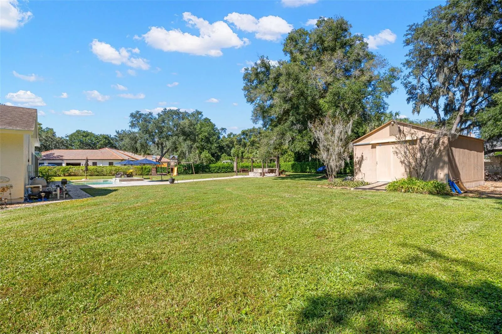 704 CENTERBROOK DR