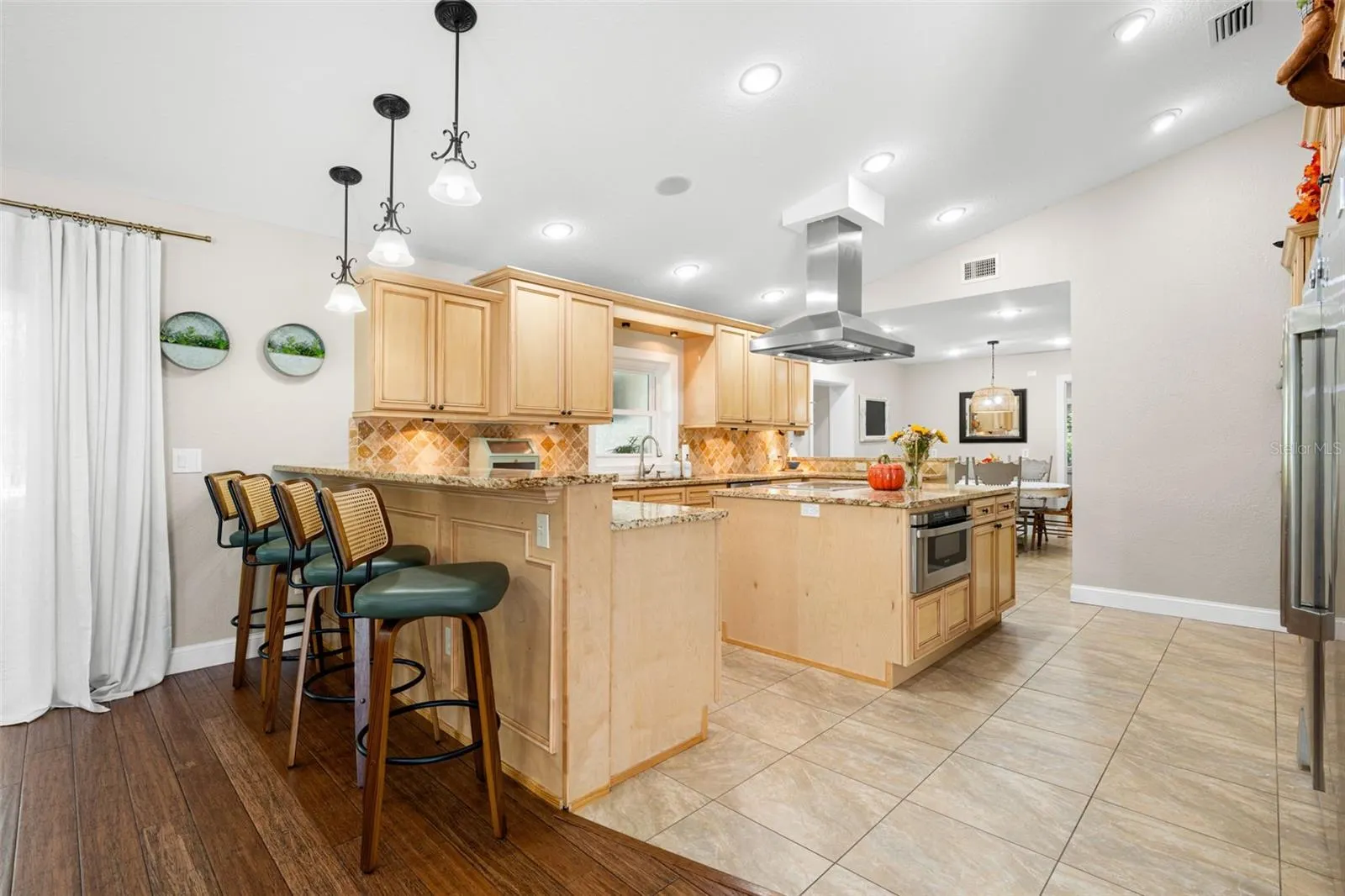 704 CENTERBROOK DR