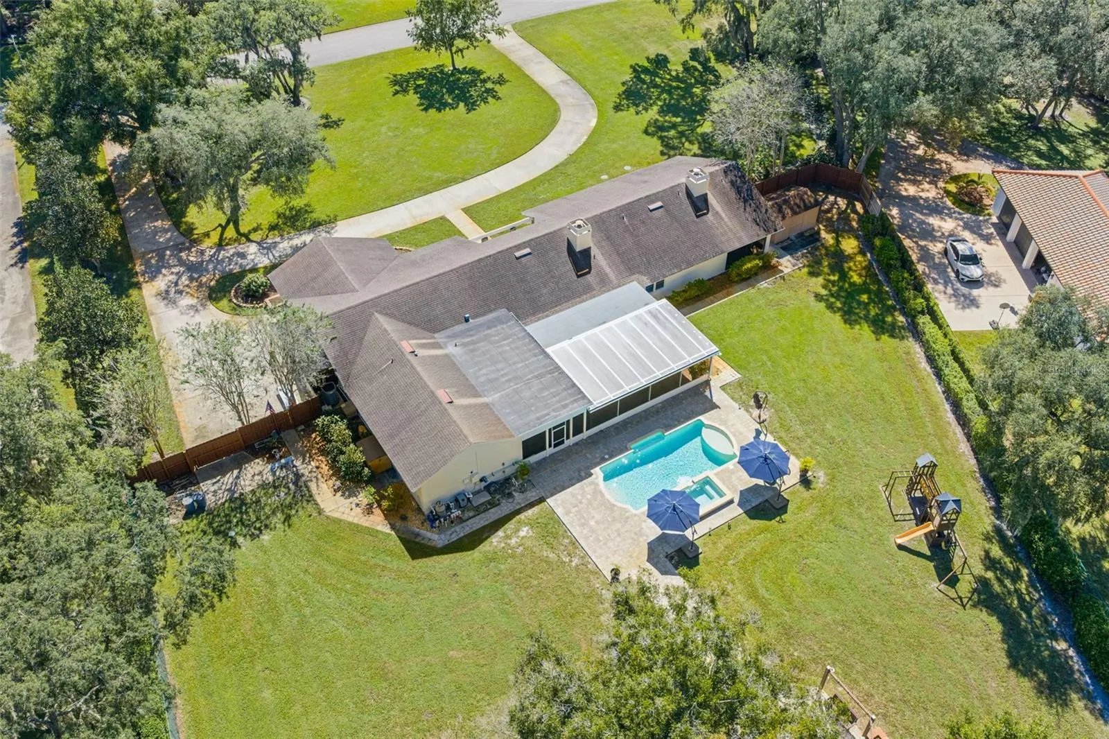 704 CENTERBROOK DR