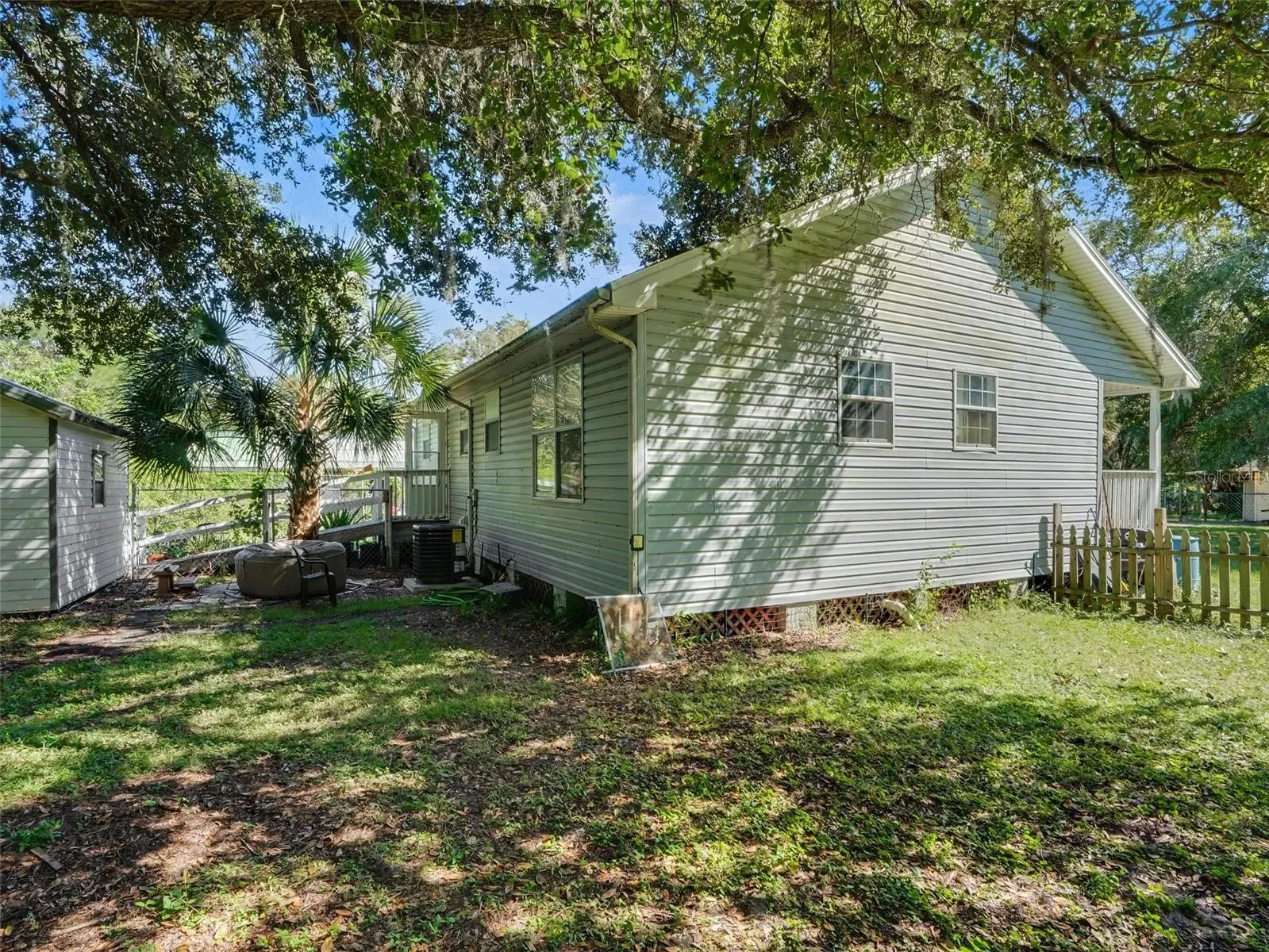 3020 STRAWBERRY LN