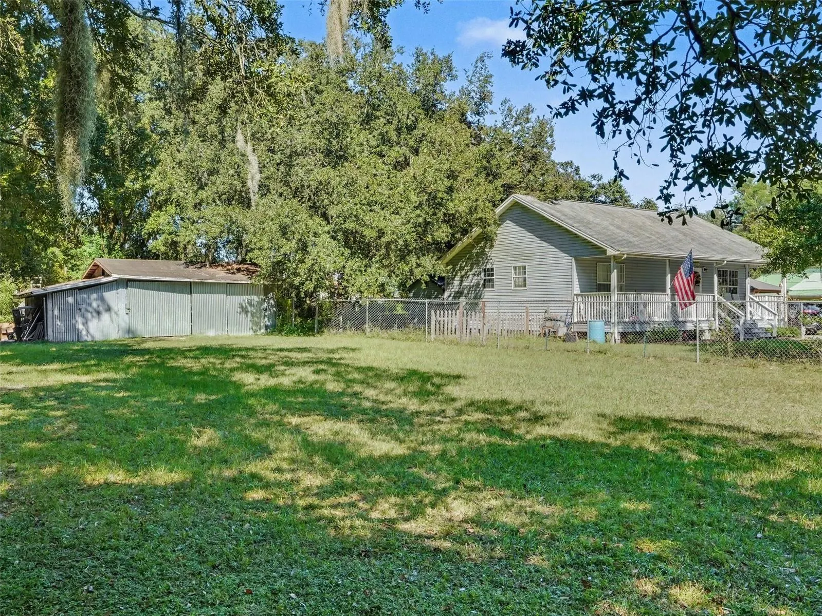 3020 STRAWBERRY LN