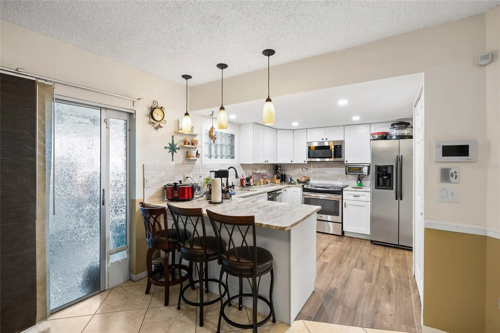 16124 RAVENDALE DR