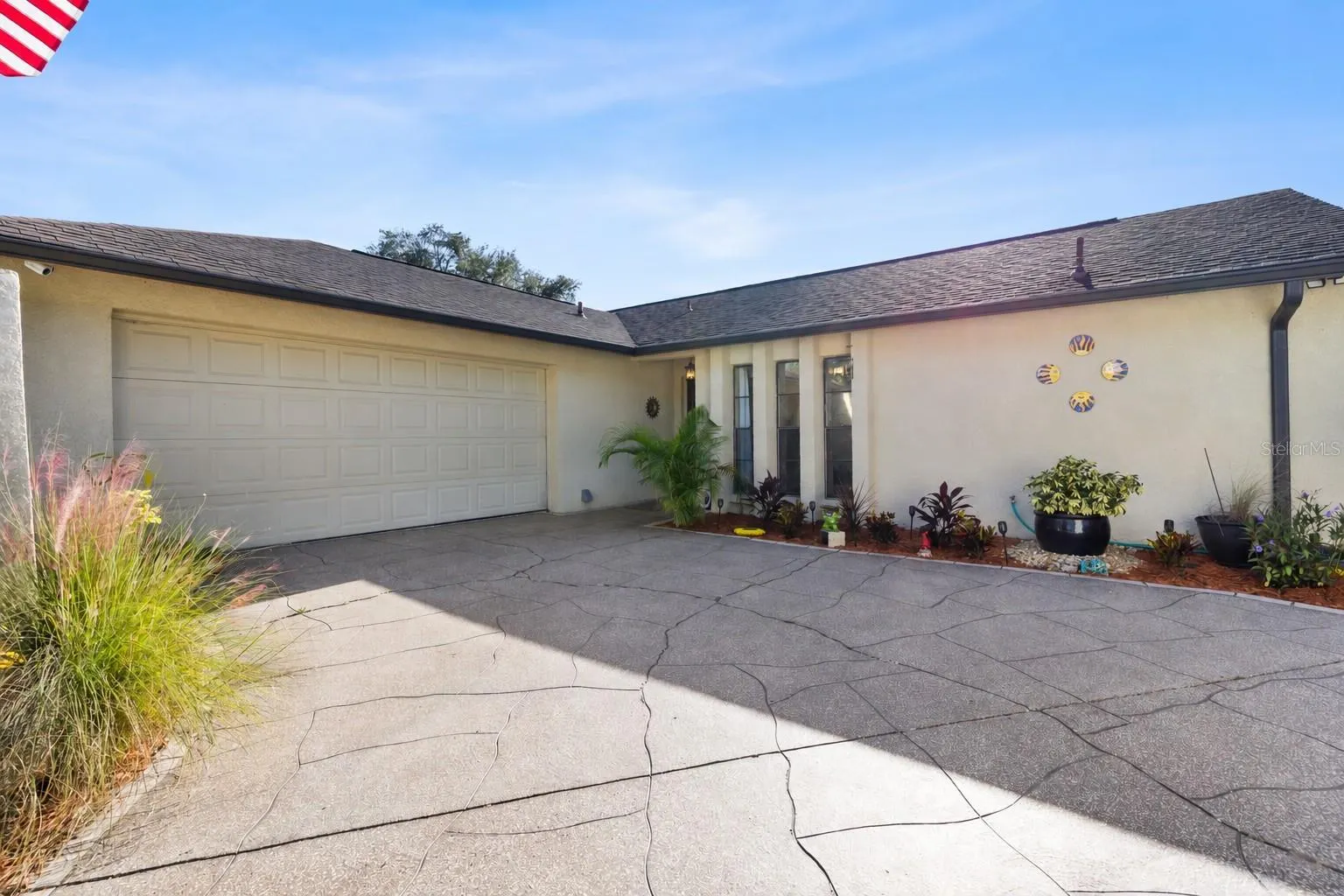 16124 RAVENDALE DR