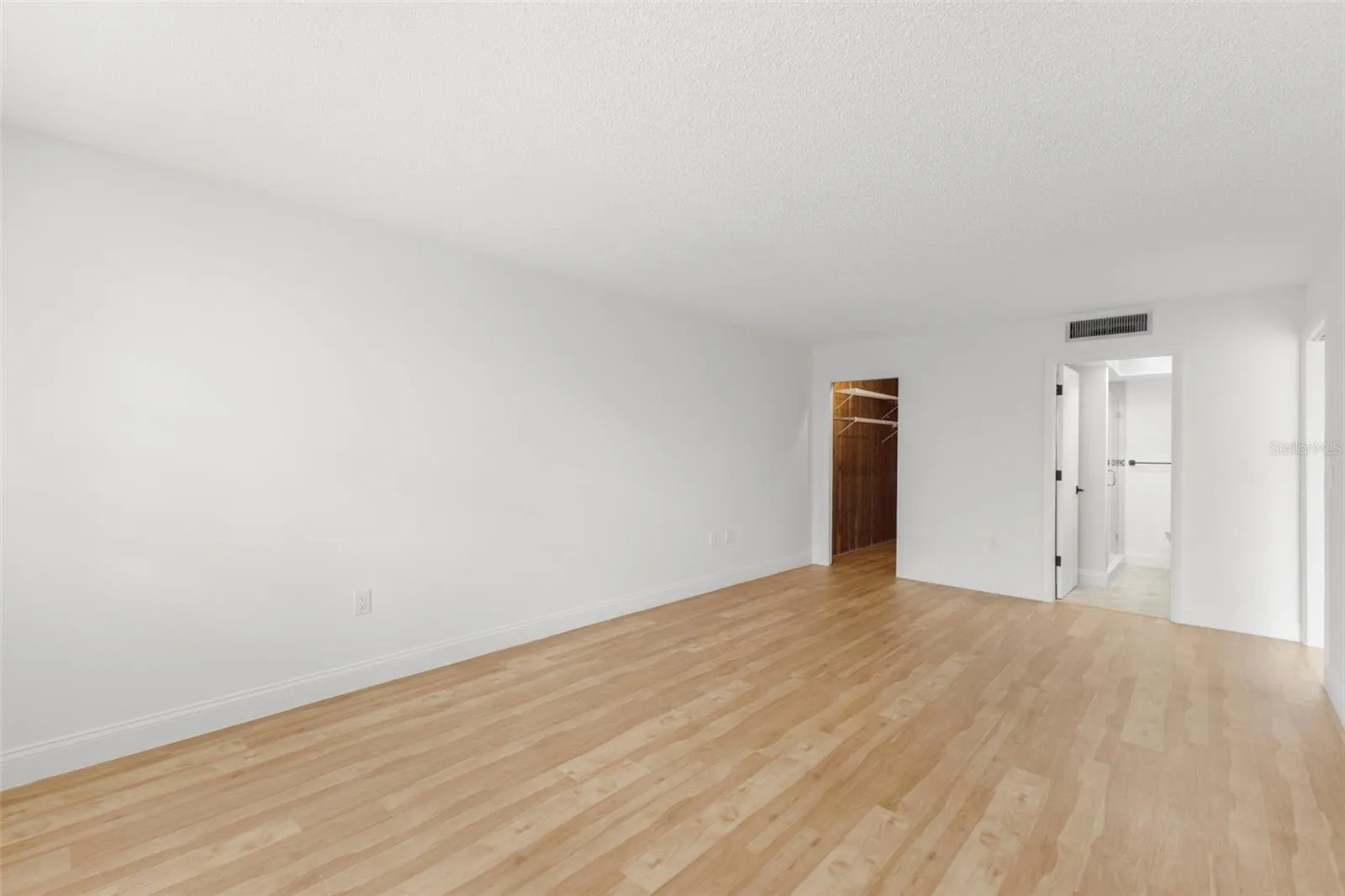 1001 PEARCE DR #302 #302