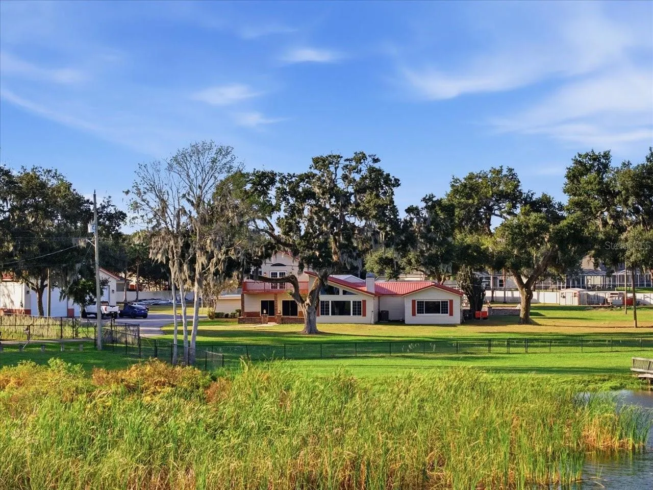 505 LAKESIDE DR