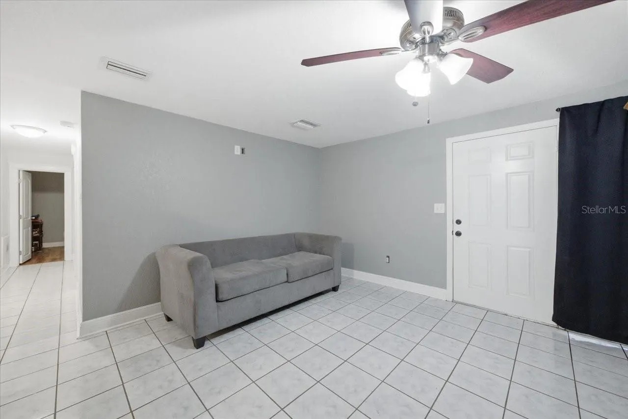 505 LAKESIDE DR