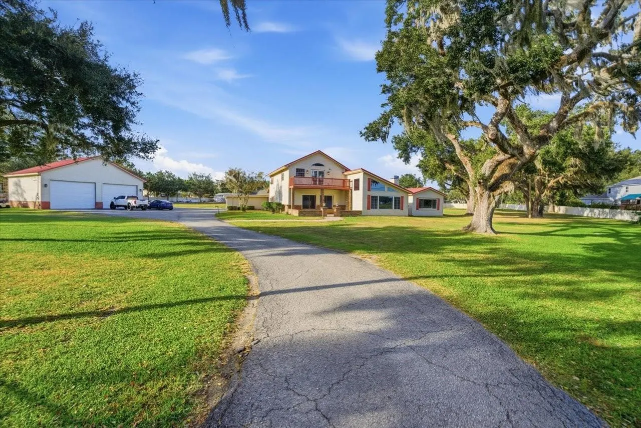 505 LAKESIDE DR