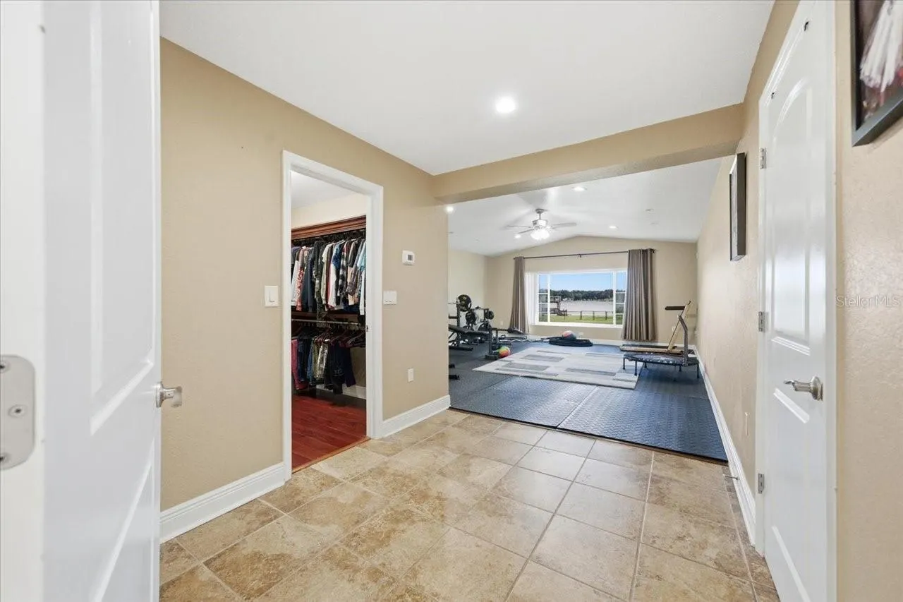 505 LAKESIDE DR