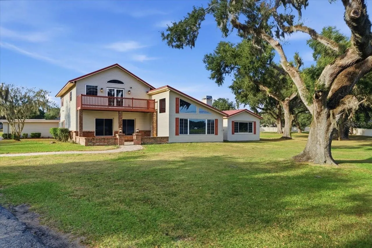 505 LAKESIDE DR