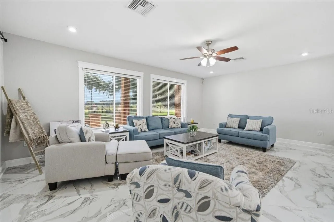 505 LAKESIDE DR