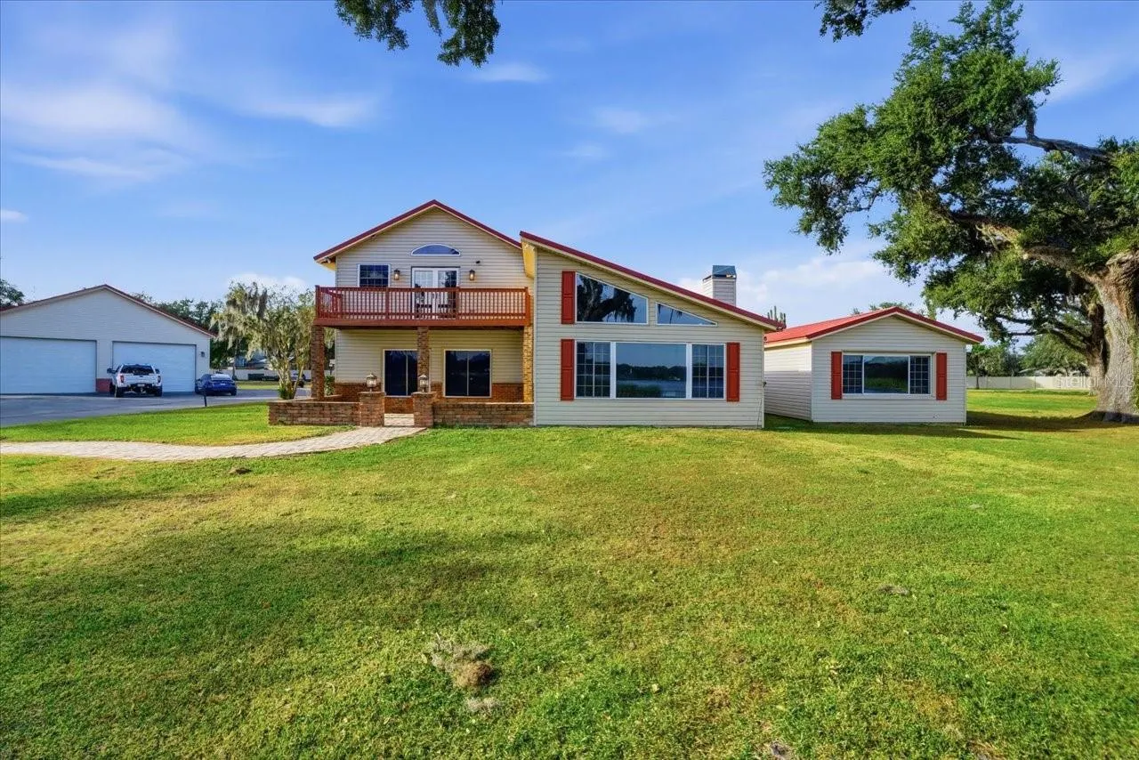 505 LAKESIDE DR