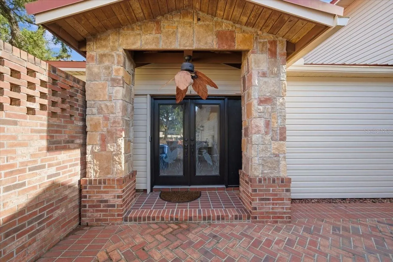 505 LAKESIDE DR