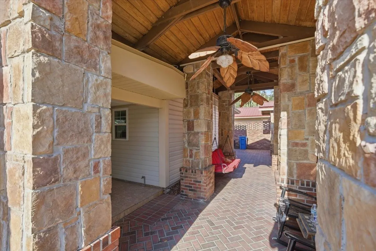 505 LAKESIDE DR