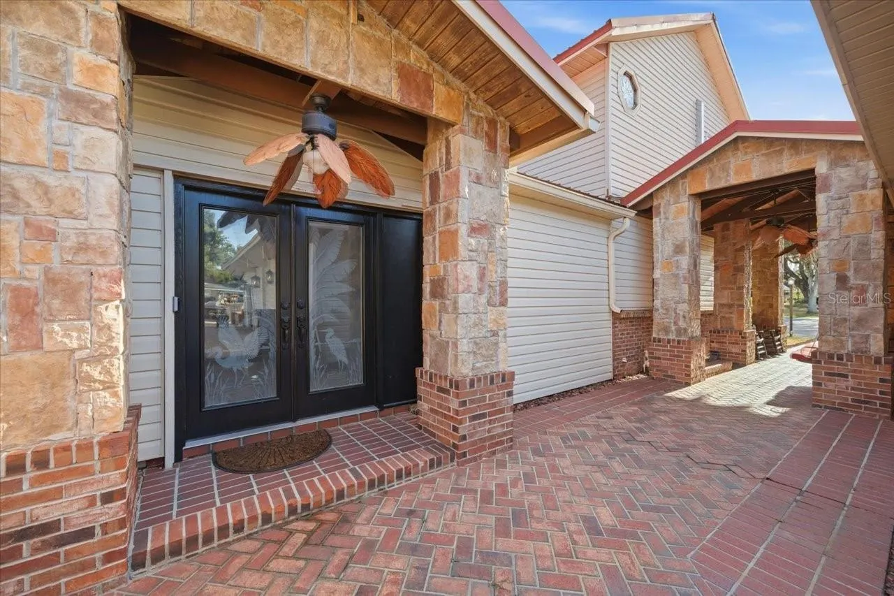 505 LAKESIDE DR
