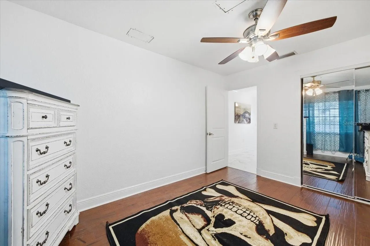 505 LAKESIDE DR