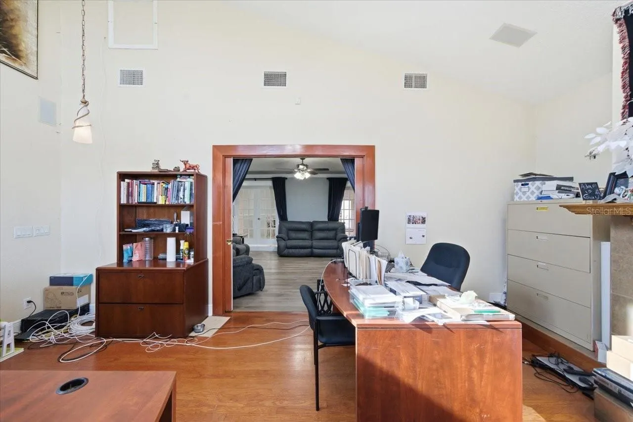 505 LAKESIDE DR