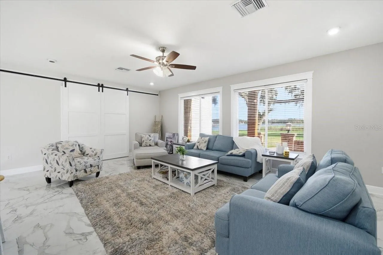 505 LAKESIDE DR